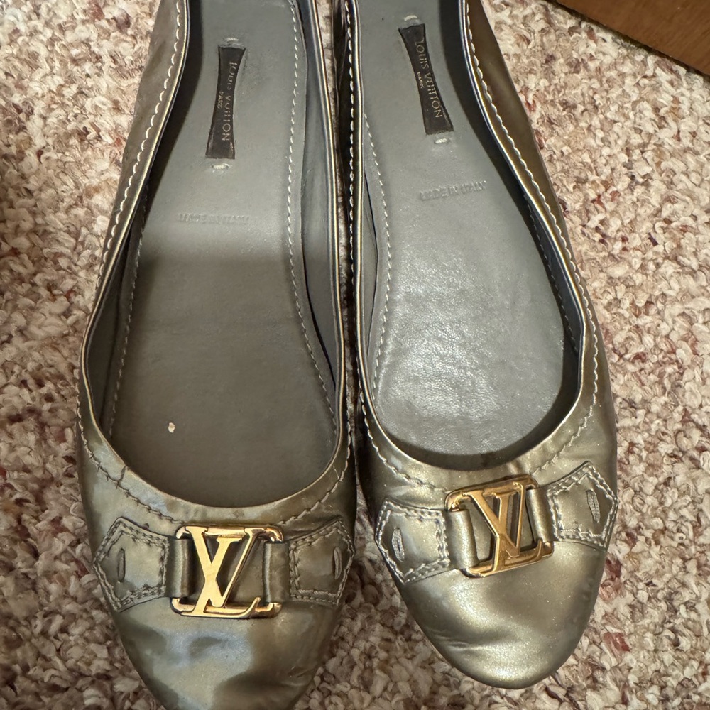 Louis Vuitton Silver Flats with Bow Detail